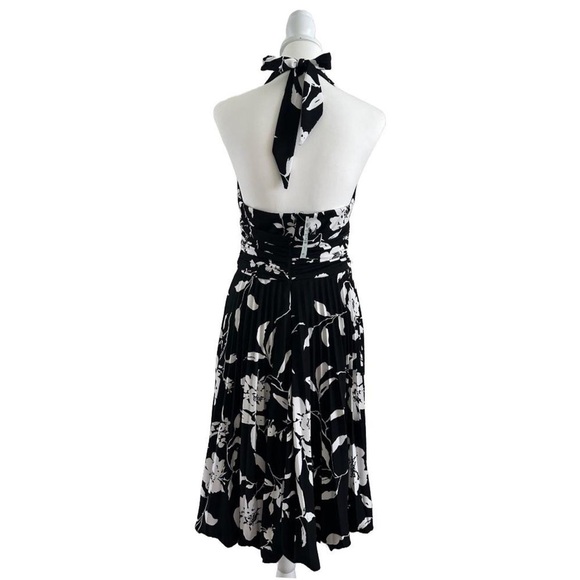 ⭐️CACHE - NWT BLACK AND WHITE FLORAL DRESS⭐️ - Picture 2 of 6